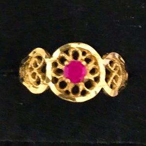 14K Antique solitaire Yellow Gold Ruby Ring